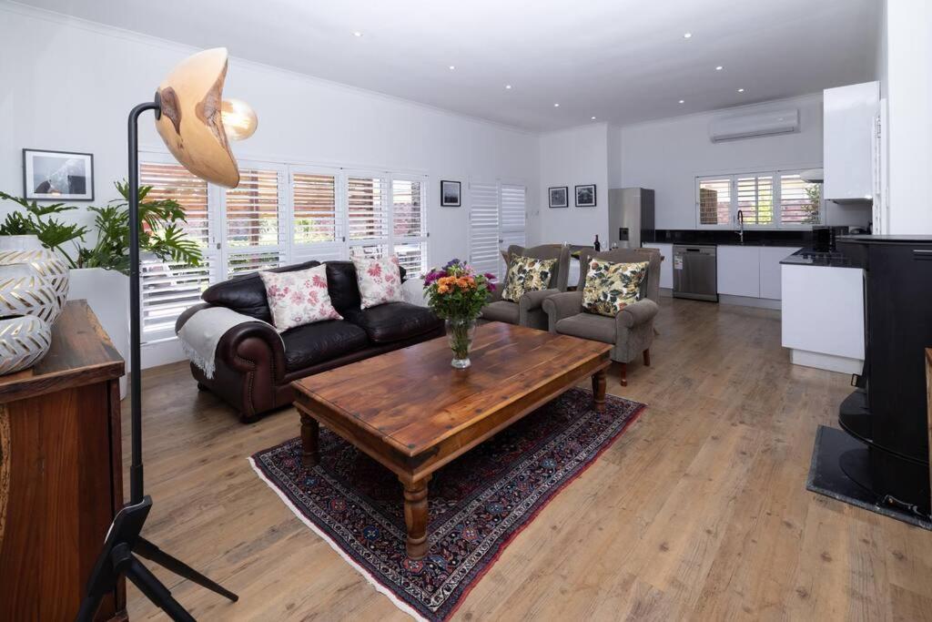 Garten Wohnung Mit Pool, 2 Schlafzimmer Fokváros Kültér fotó