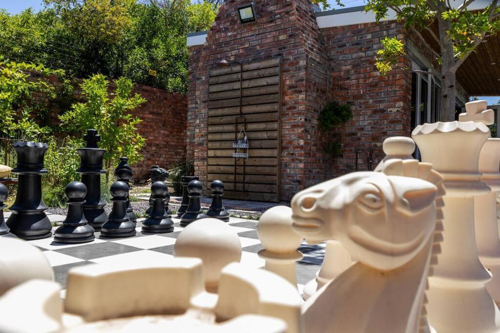 Garten Wohnung Mit Pool, 2 Schlafzimmer Fokváros Kültér fotó