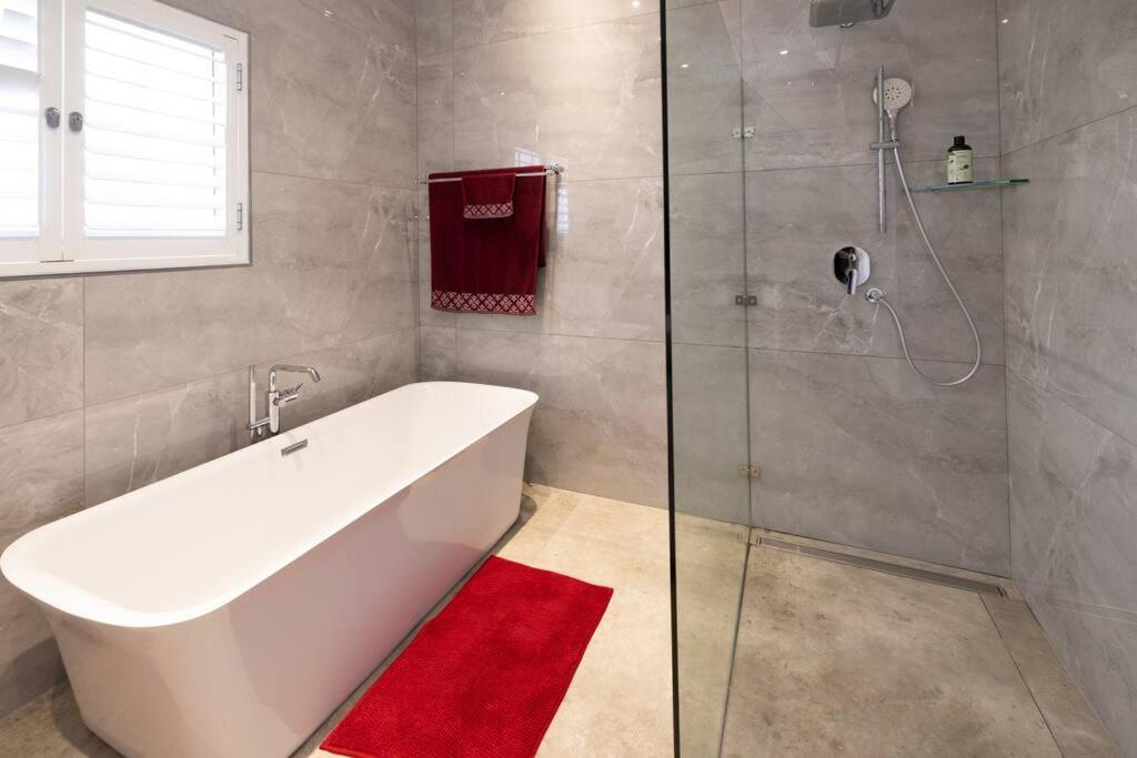 Garten Wohnung Mit Pool, 2 Schlafzimmer Fokváros Kültér fotó